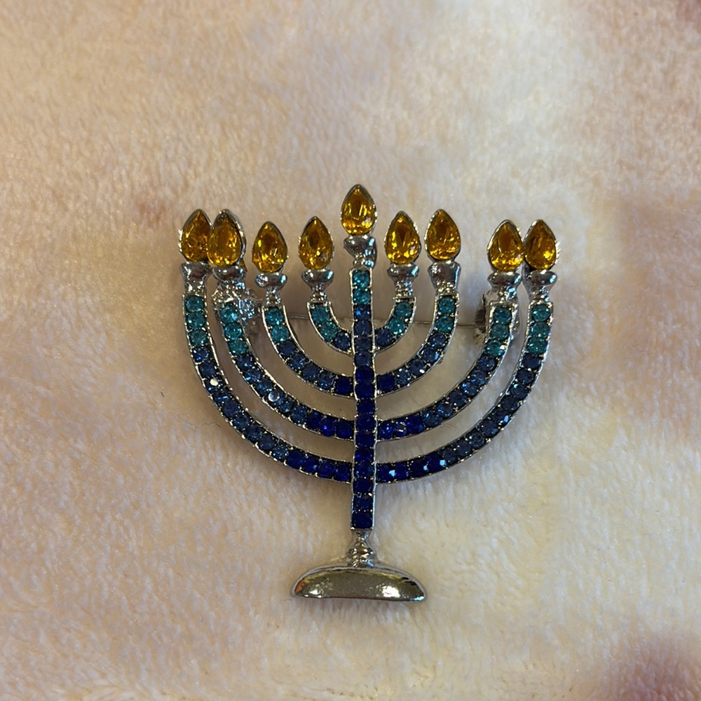 Blue and Gold Crystal Encrusted Hanukkah Menorah Brooch Pin NWT 1.75”x1.75” - Picture 10 of 15